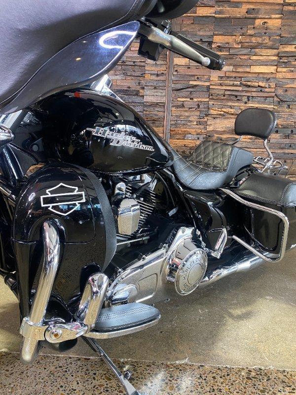 2014 HARLEY-DAVIDSON FLHX STREET GLIDE CRUISER