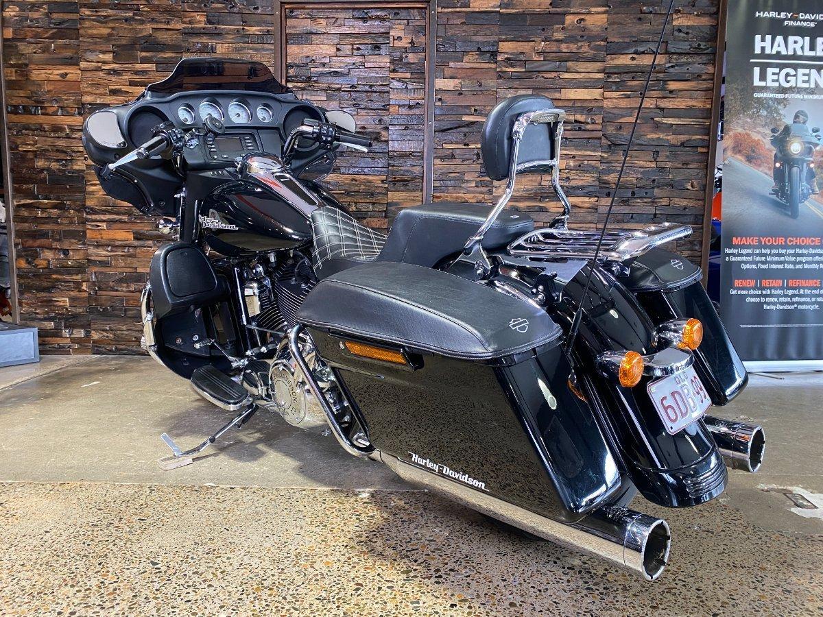 2014 HARLEY-DAVIDSON FLHX STREET GLIDE CRUISER