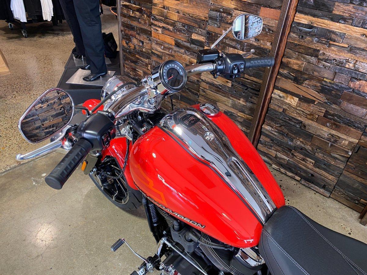 2026 HARLEY-DAVIDSON FXBR BREAKOUT (117) SOFTAIL CRUISER