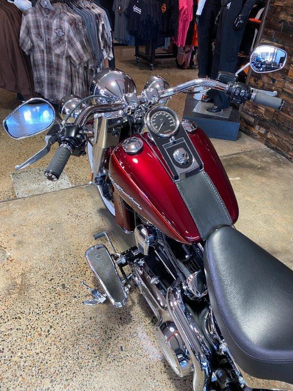 2016 HARLEY-DAVIDSON FLSTN SOFTAIL DELUXE CRUISER