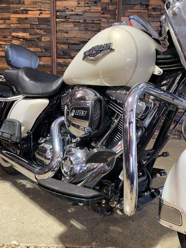 2015 HARLEY-DAVIDSON FLHRC ROAD KING CLASSIC CRUISER