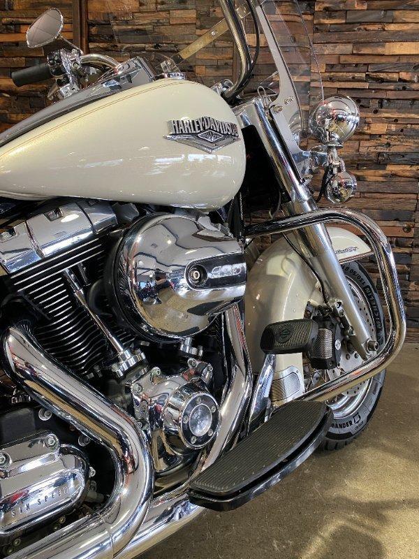 2015 HARLEY-DAVIDSON FLHRC ROAD KING CLASSIC CRUISER