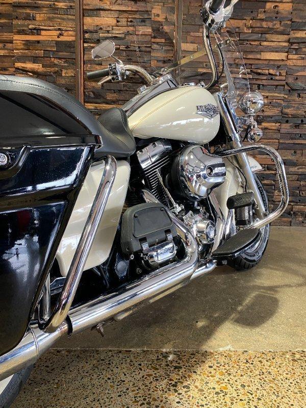 2015 HARLEY-DAVIDSON FLHRC ROAD KING CLASSIC CRUISER