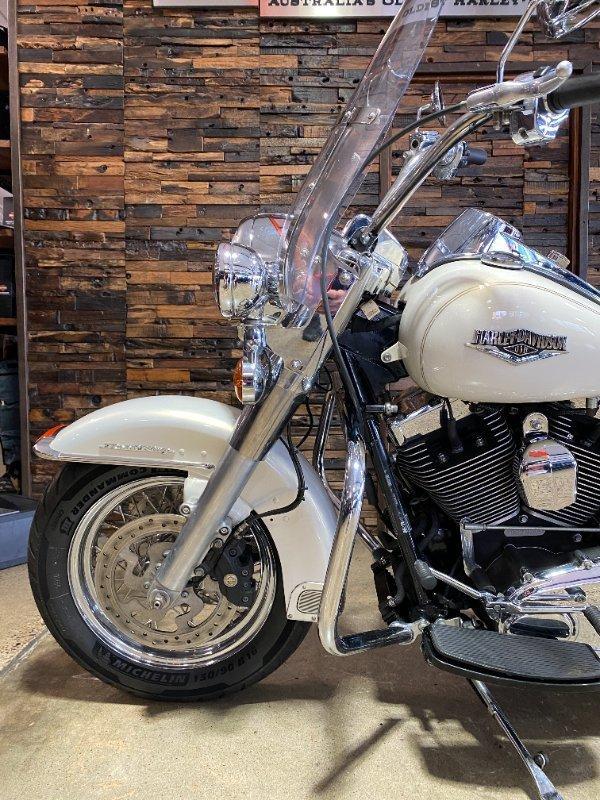2015 HARLEY-DAVIDSON FLHRC ROAD KING CLASSIC CRUISER