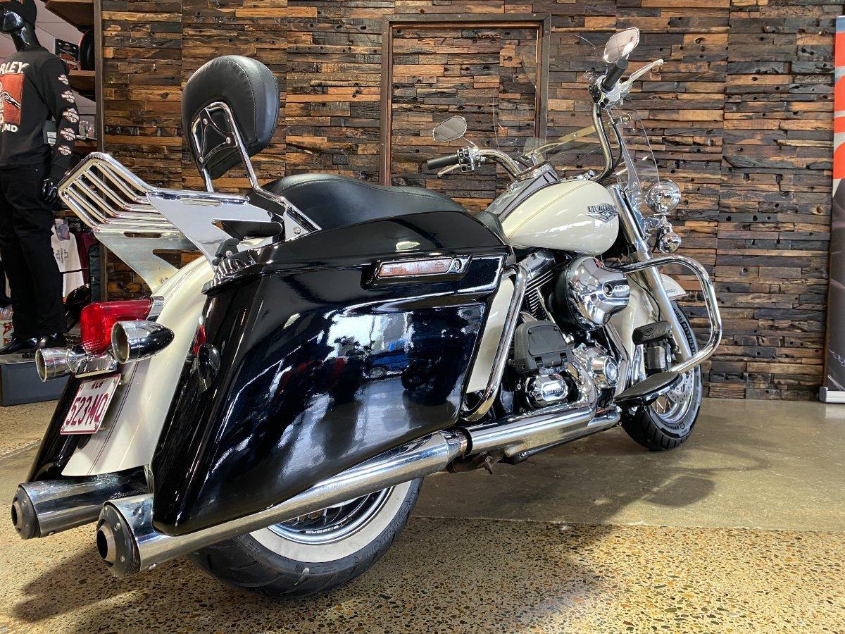 2015 HARLEY-DAVIDSON FLHRC ROAD KING CLASSIC CRUISER