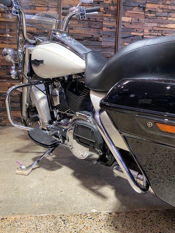 2015 HARLEY-DAVIDSON FLHRC ROAD KING CLASSIC CRUISER