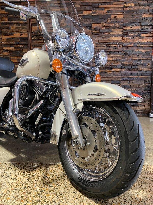 2015 HARLEY-DAVIDSON FLHRC ROAD KING CLASSIC CRUISER