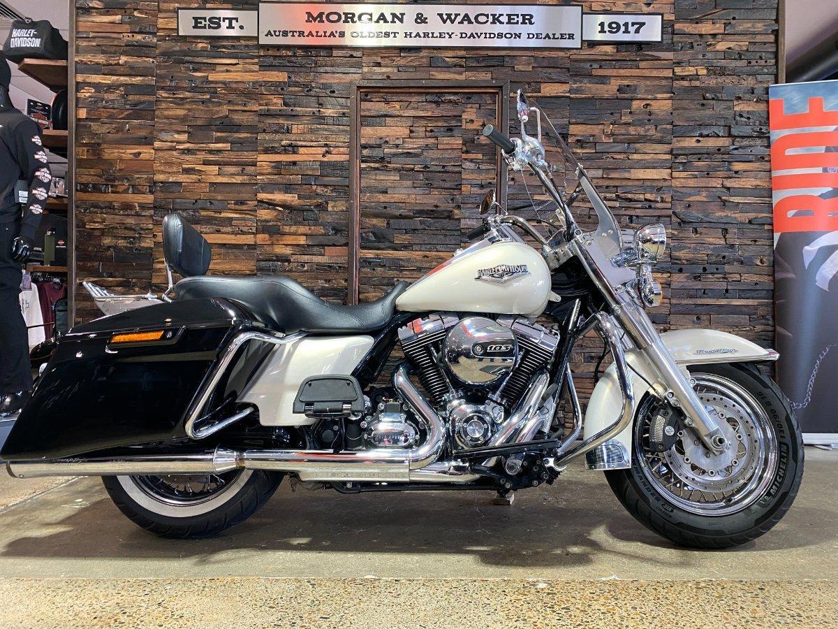 2015 HARLEY-DAVIDSON FLHRC ROAD KING CLASSIC CRUISER