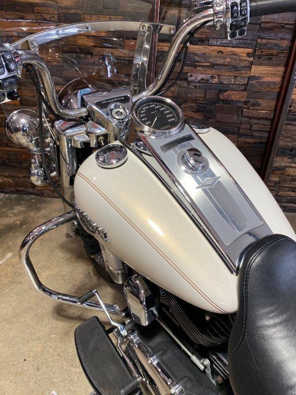 2015 HARLEY-DAVIDSON FLHRC ROAD KING CLASSIC CRUISER