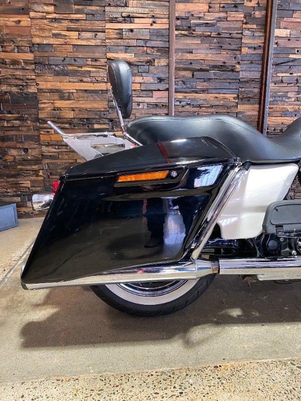 2015 HARLEY-DAVIDSON FLHRC ROAD KING CLASSIC CRUISER