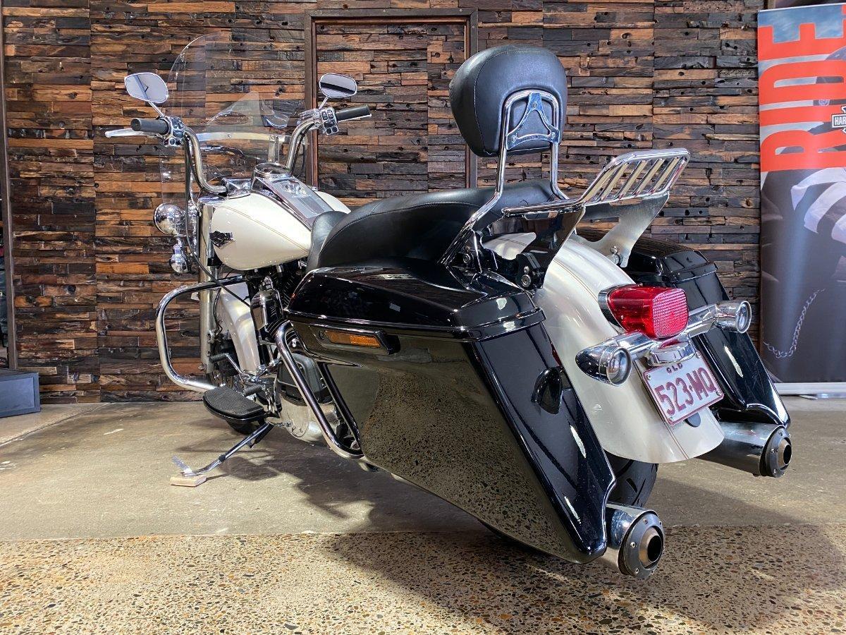 2015 HARLEY-DAVIDSON FLHRC ROAD KING CLASSIC CRUISER