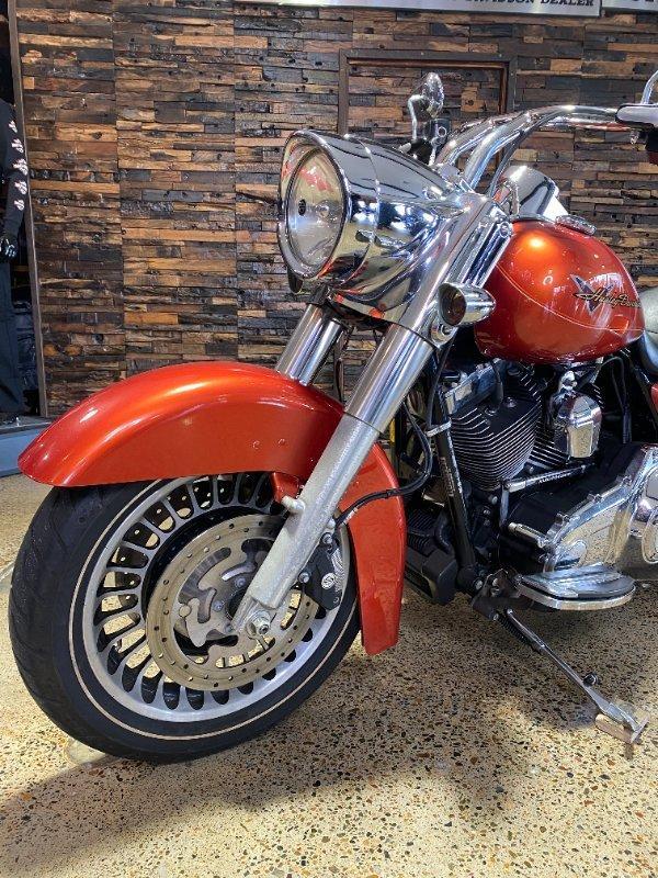 2011 HARLEY-DAVIDSON FLHR ROAD KING CRUISER