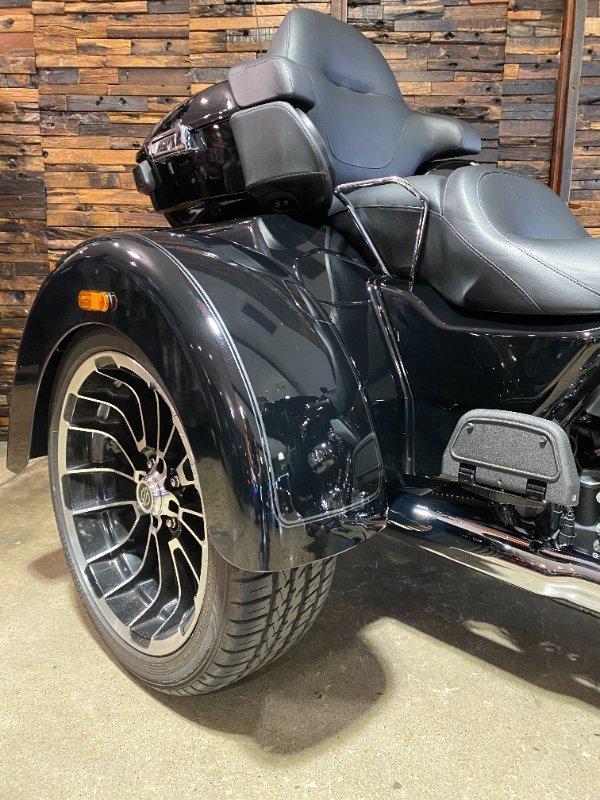 2025 HARLEY-DAVIDSON FLHTCUTG TRI GLIDE U/CLC 114 TRIKE