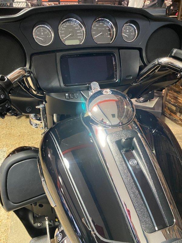 2025 HARLEY-DAVIDSON FLHTCUTG TRI GLIDE U/CLC 114 TRIKE