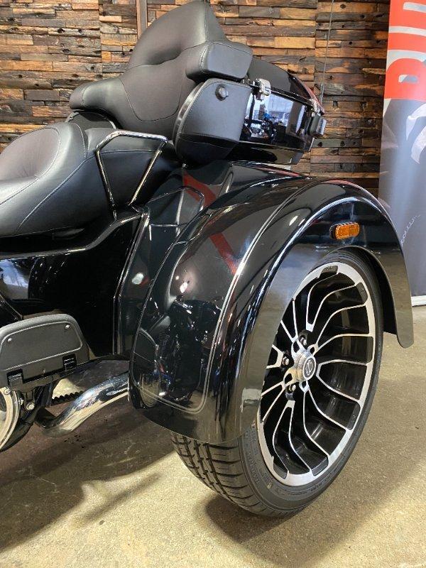 2025 HARLEY-DAVIDSON FLHTCUTG TRI GLIDE U/CLC 114 TRIKE