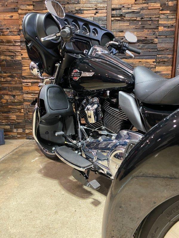2025 HARLEY-DAVIDSON FLHTCUTG TRI GLIDE U/CLC 114 TRIKE