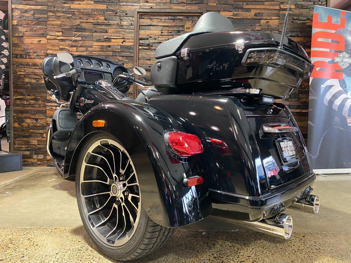 2025 HARLEY-DAVIDSON FLHTCUTG TRI GLIDE U/CLC 114 TRIKE