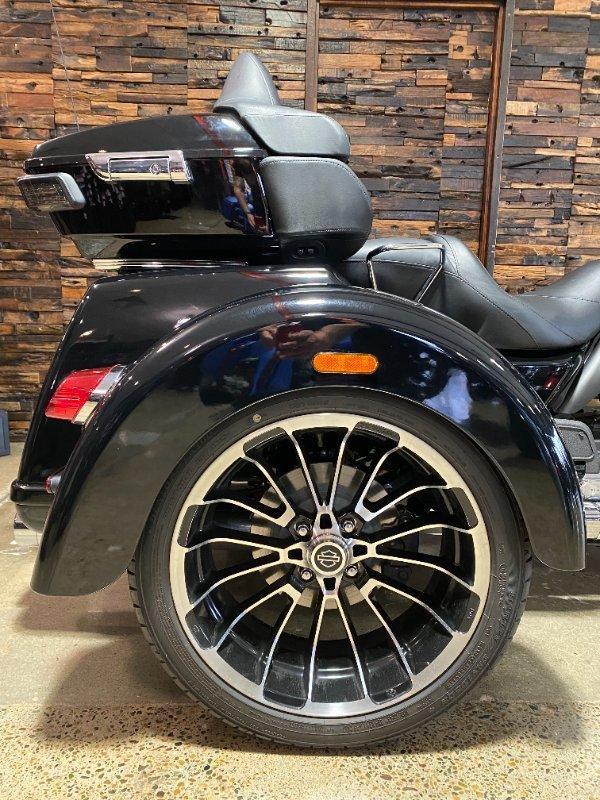 2025 HARLEY-DAVIDSON FLHTCUTG TRI GLIDE U/CLC 114 TRIKE