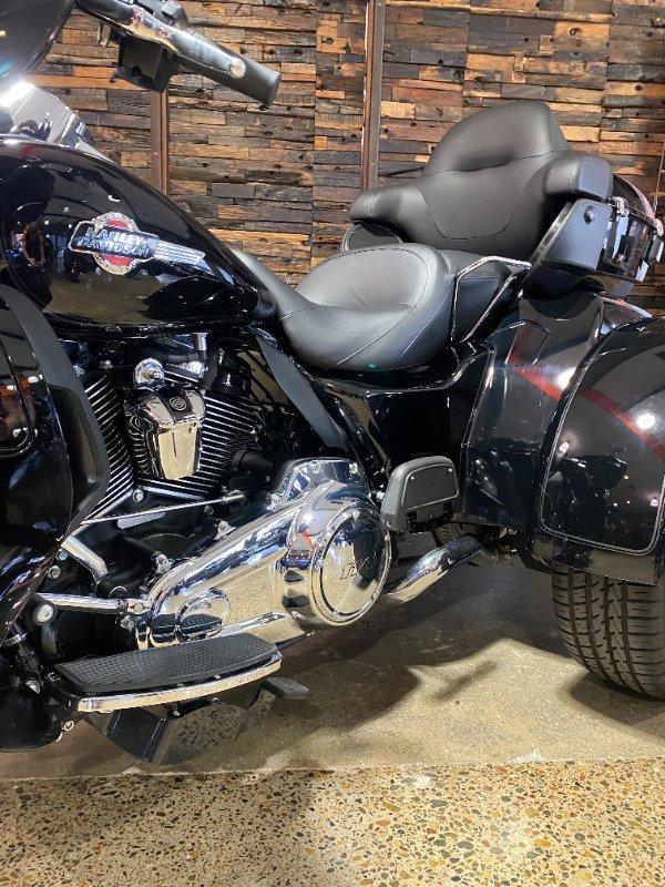 2025 HARLEY-DAVIDSON FLHTCUTG TRI GLIDE U/CLC 114 TRIKE