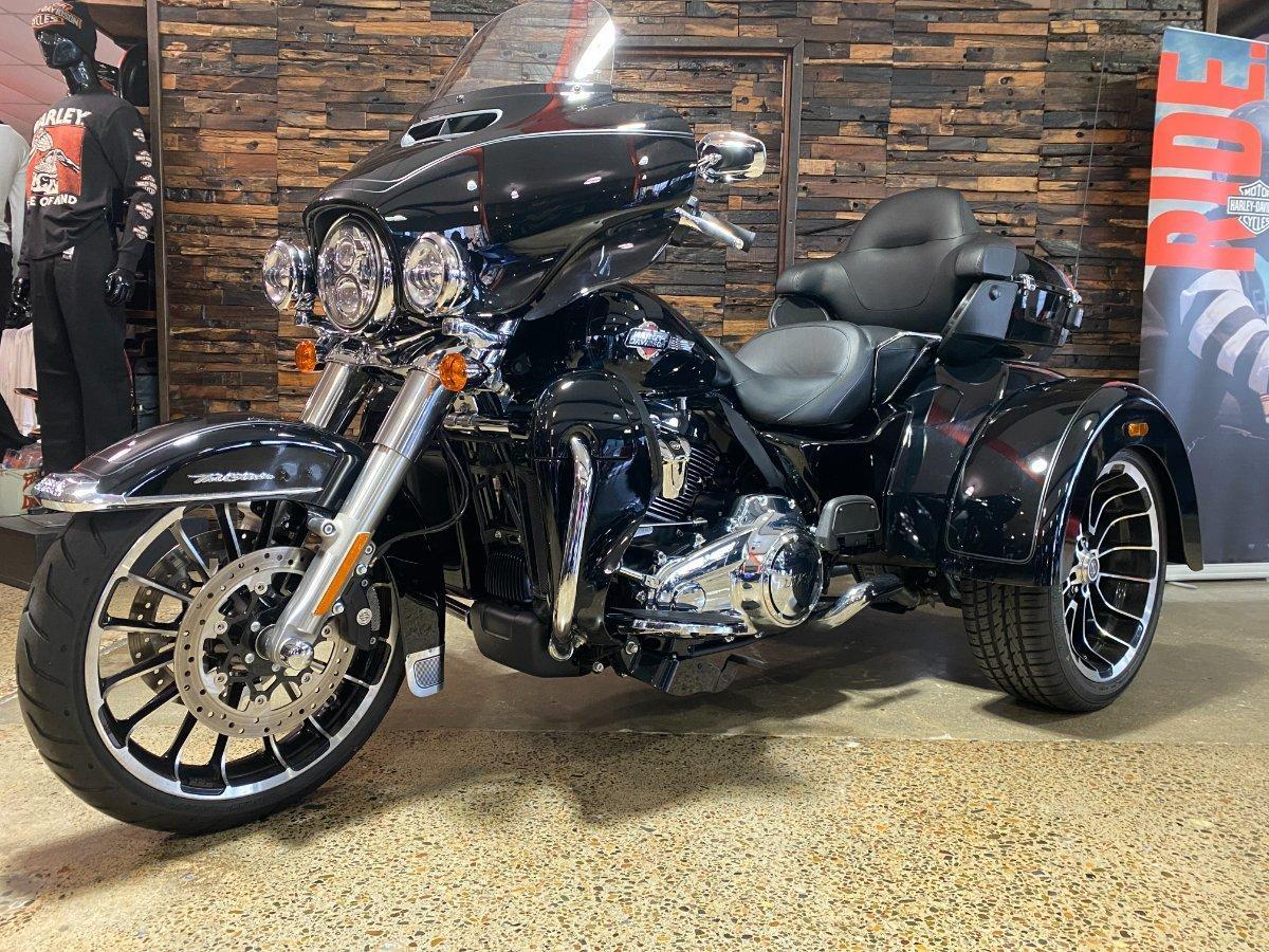 2025 HARLEY-DAVIDSON FLHTCUTG TRI GLIDE U/CLC 114 TRIKE
