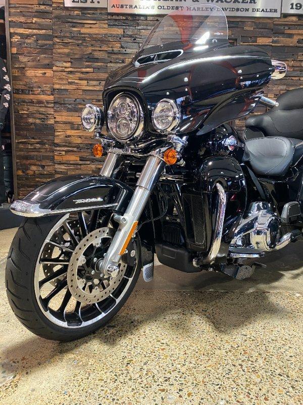 2025 HARLEY-DAVIDSON FLHTCUTG TRI GLIDE U/CLC 114 TRIKE