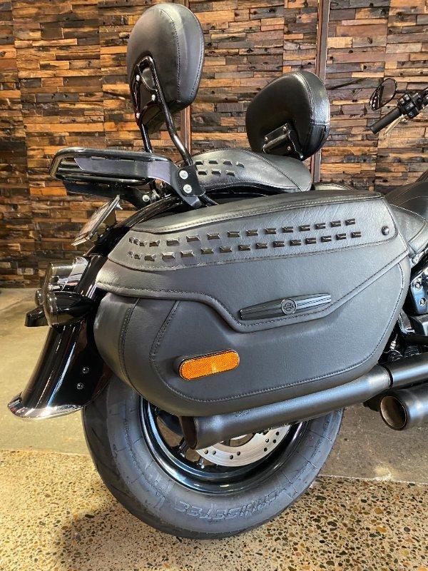 2022 HARLEY-DAVIDSON FLHCS HERITAGE CLASSIC 114 CRUISER