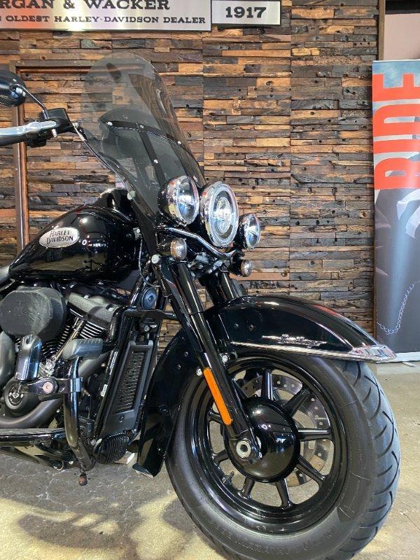 2022 HARLEY-DAVIDSON FLHCS HERITAGE CLASSIC 114 CRUISER
