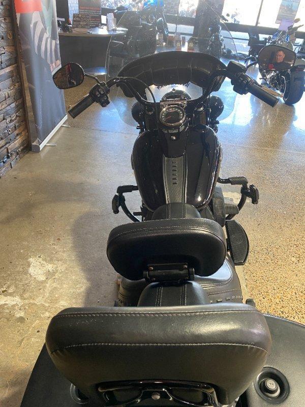 2022 HARLEY-DAVIDSON FLHCS HERITAGE CLASSIC 114 CRUISER