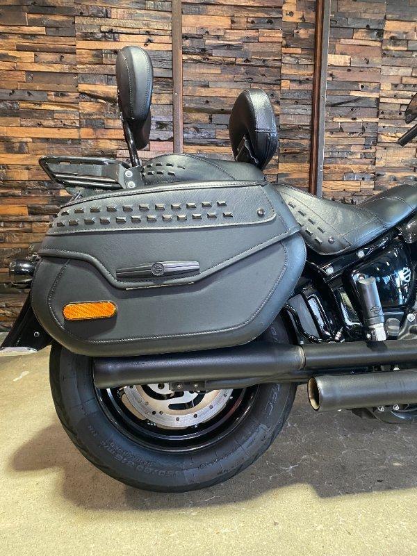 2022 HARLEY-DAVIDSON FLHCS HERITAGE CLASSIC 114 CRUISER