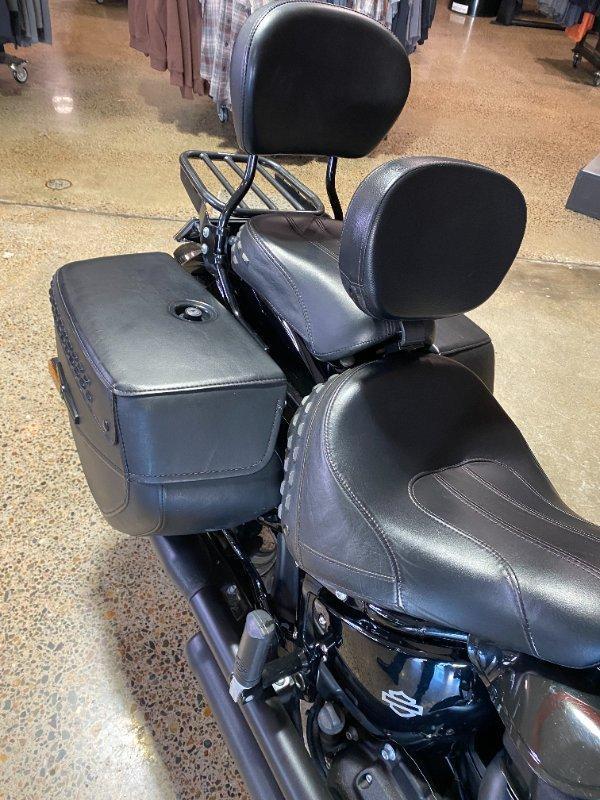 2022 HARLEY-DAVIDSON FLHCS HERITAGE CLASSIC 114 CRUISER