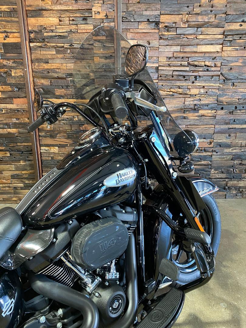 2022 HARLEY-DAVIDSON FLHCS HERITAGE CLASSIC 114 CRUISER