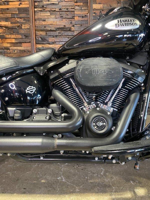 2022 HARLEY-DAVIDSON FLHCS HERITAGE CLASSIC 114 CRUISER