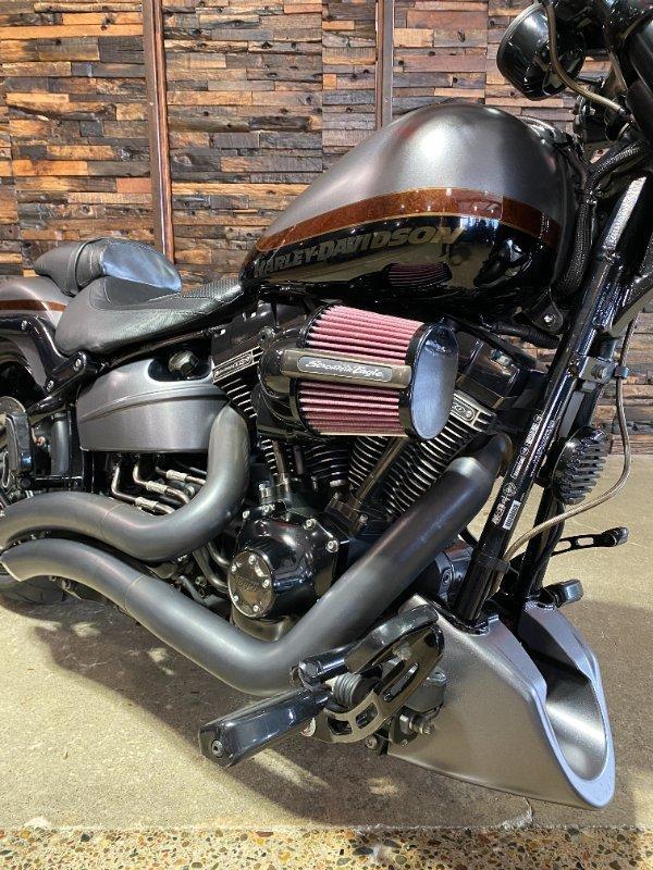2017 HARLEY-DAVIDSON FXSE CVO PRO STREET BREAKOUT CRUISER