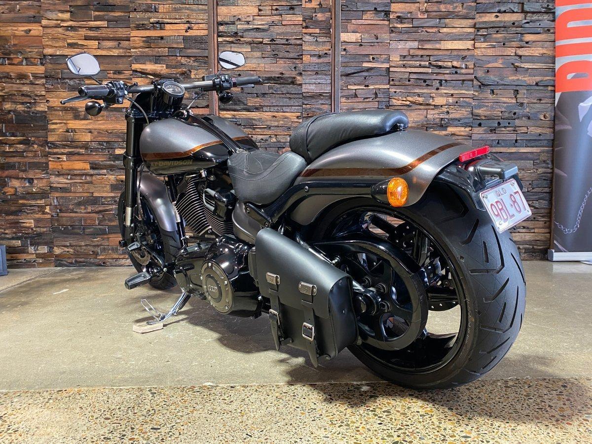 2017 HARLEY-DAVIDSON FXSE CVO PRO STREET BREAKOUT CRUISER