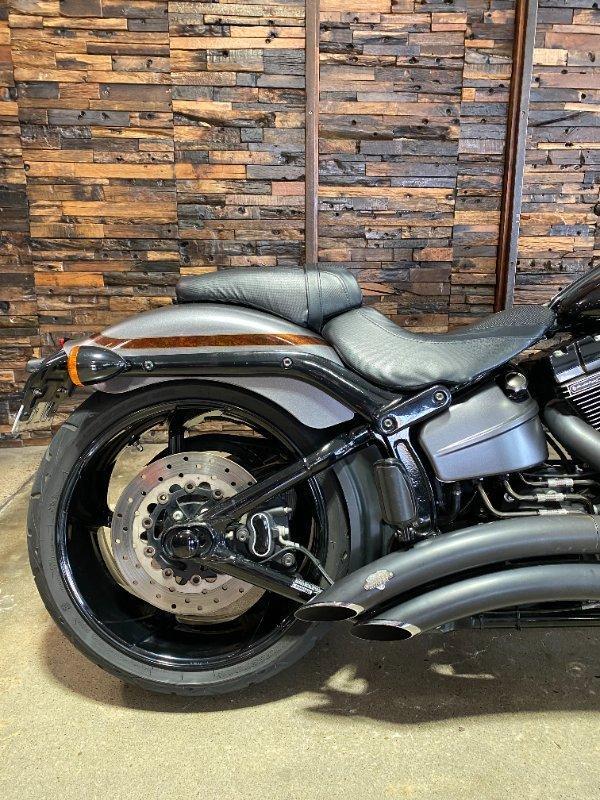 2017 HARLEY-DAVIDSON FXSE CVO PRO STREET BREAKOUT CRUISER