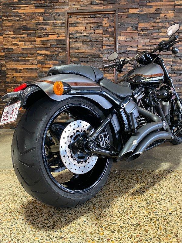 2017 HARLEY-DAVIDSON FXSE CVO PRO STREET BREAKOUT CRUISER