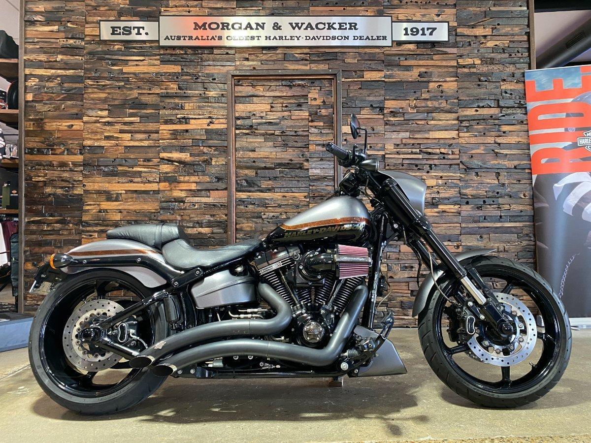 2017 HARLEY-DAVIDSON FXSE CVO PRO STREET BREAKOUT CRUISER