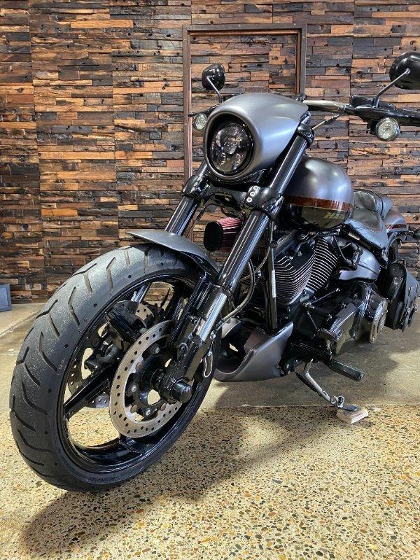 2017 HARLEY-DAVIDSON FXSE CVO PRO STREET BREAKOUT CRUISER