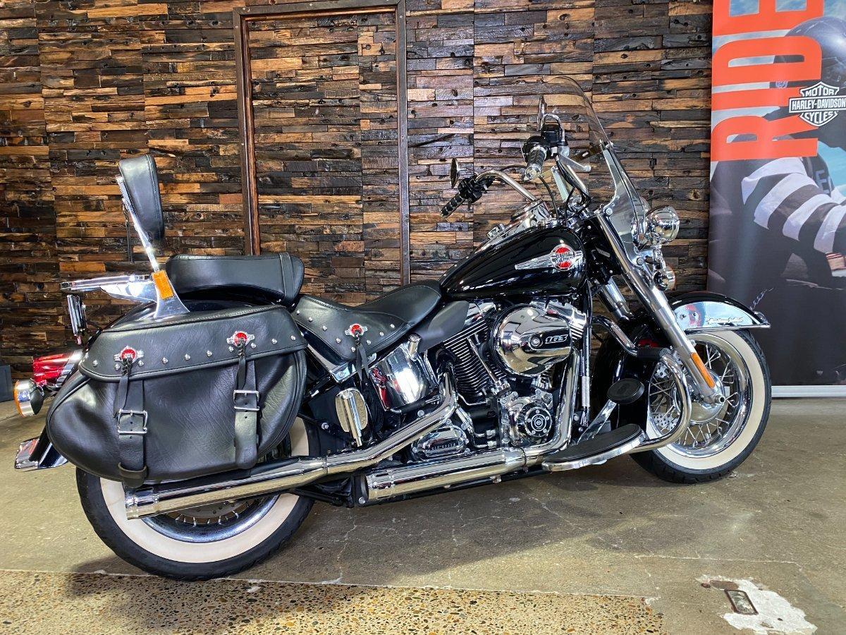 2016 HARLEY-DAVIDSON FLSTC HERITAGE SOFTAIL CLASSIC CRUISER