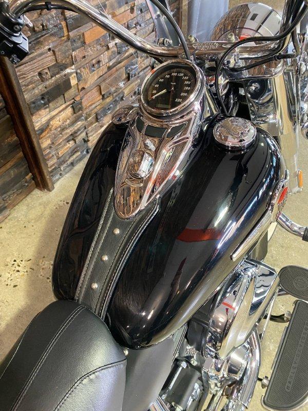 2016 HARLEY-DAVIDSON FLSTC HERITAGE SOFTAIL CLASSIC CRUISER