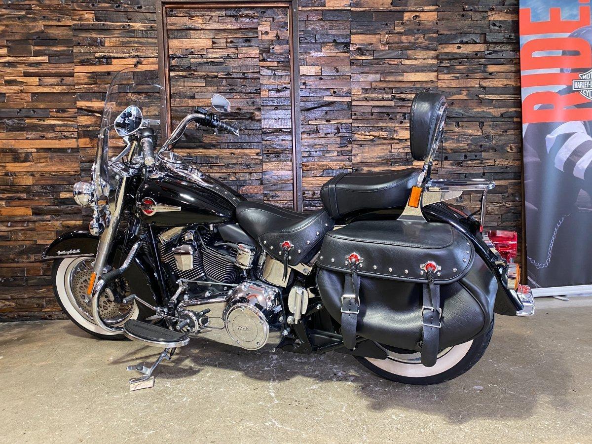 2016 HARLEY-DAVIDSON FLSTC HERITAGE SOFTAIL CLASSIC CRUISER
