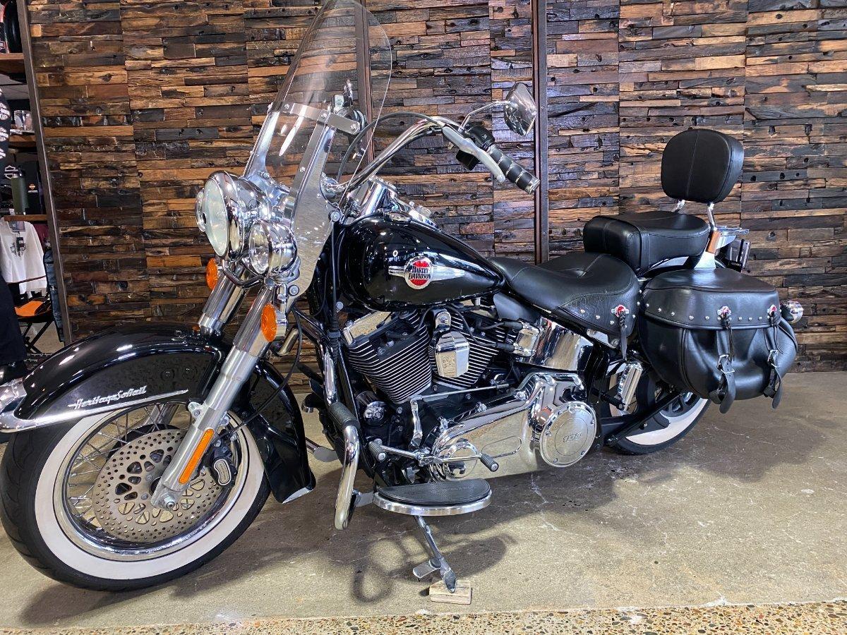 2016 HARLEY-DAVIDSON FLSTC HERITAGE SOFTAIL CLASSIC CRUISER