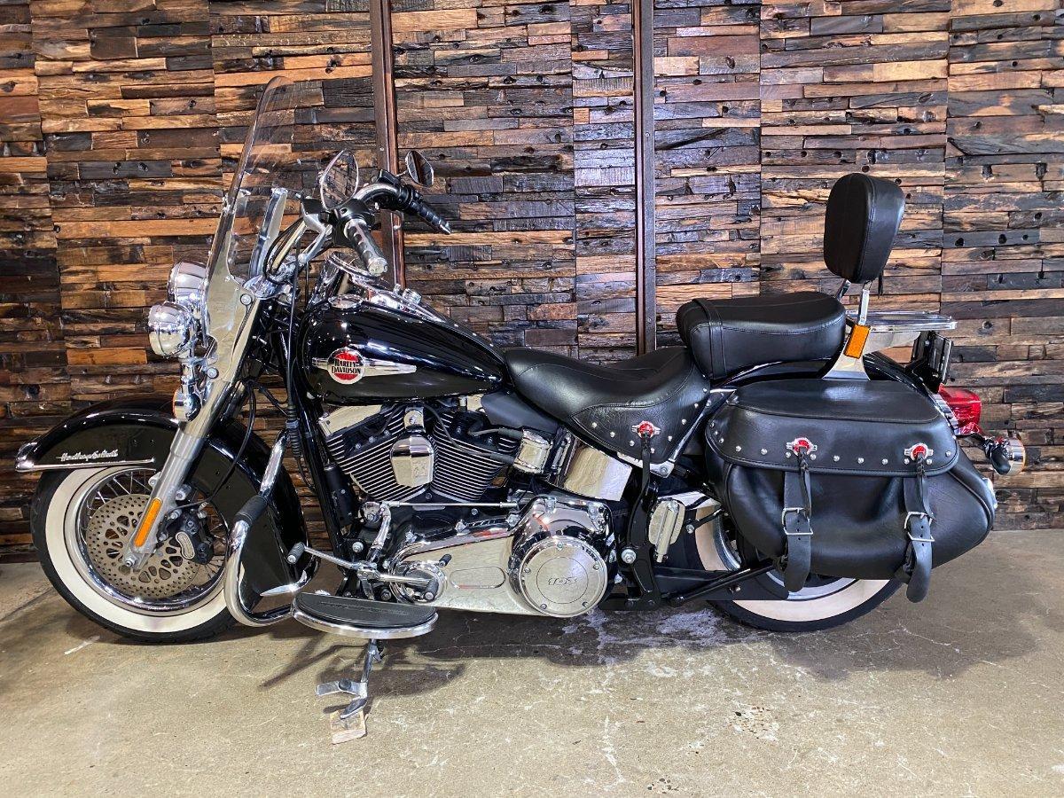 2016 HARLEY-DAVIDSON FLSTC HERITAGE SOFTAIL CLASSIC CRUISER