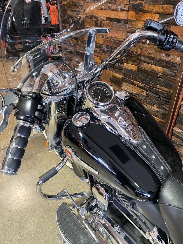 2016 HARLEY-DAVIDSON FLSTC HERITAGE SOFTAIL CLASSIC CRUISER