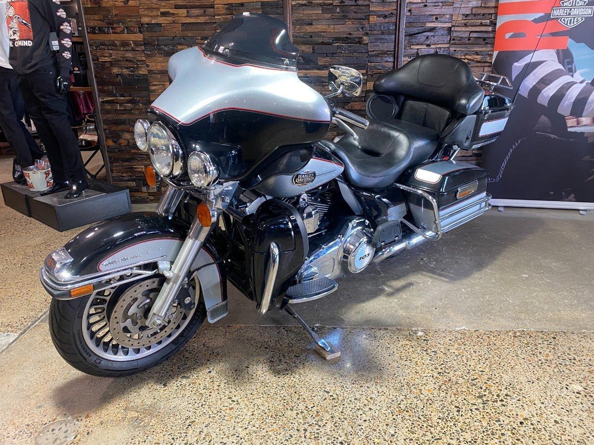 2011 HARLEY-DAVIDSON FLHTCU U/C ELECTRA GLIDE CRUISER
