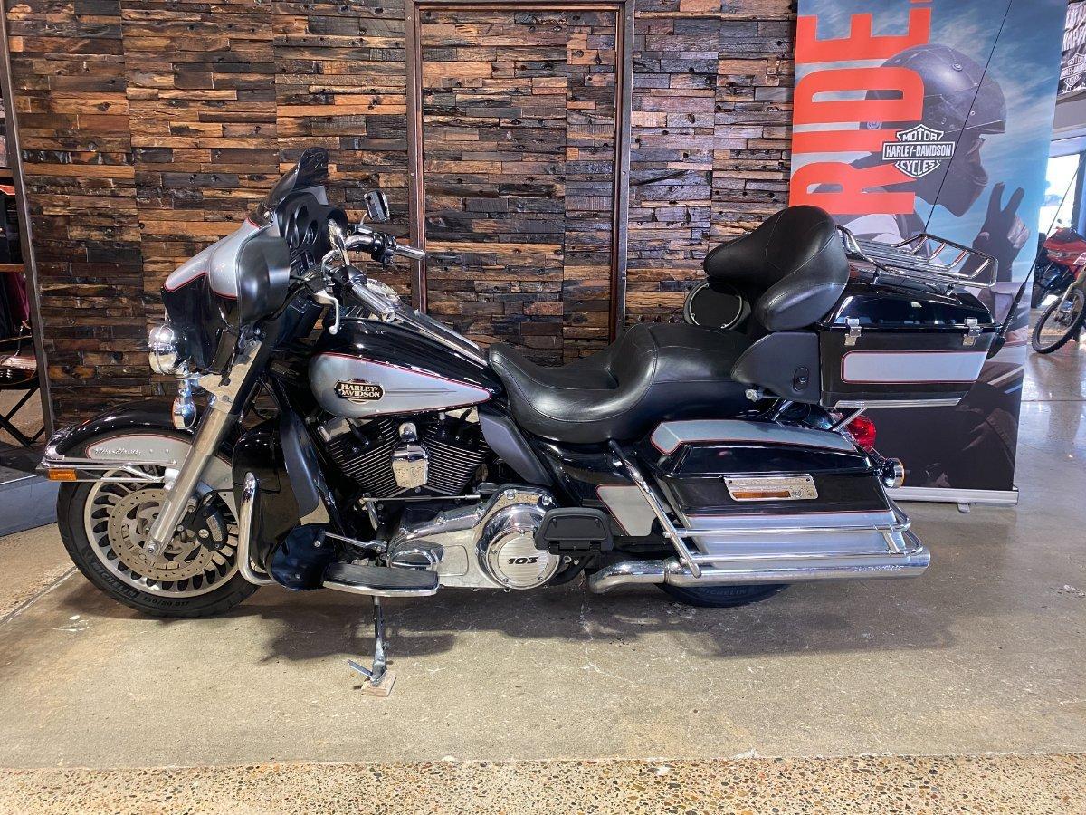 2011 HARLEY-DAVIDSON FLHTCU U/C ELECTRA GLIDE CRUISER