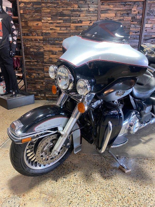 2011 HARLEY-DAVIDSON FLHTCU U/C ELECTRA GLIDE CRUISER
