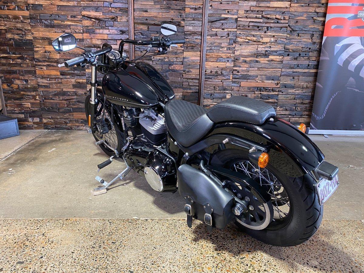 2011 HARLEY-DAVIDSON FXS BLACKLINE CRUISER
