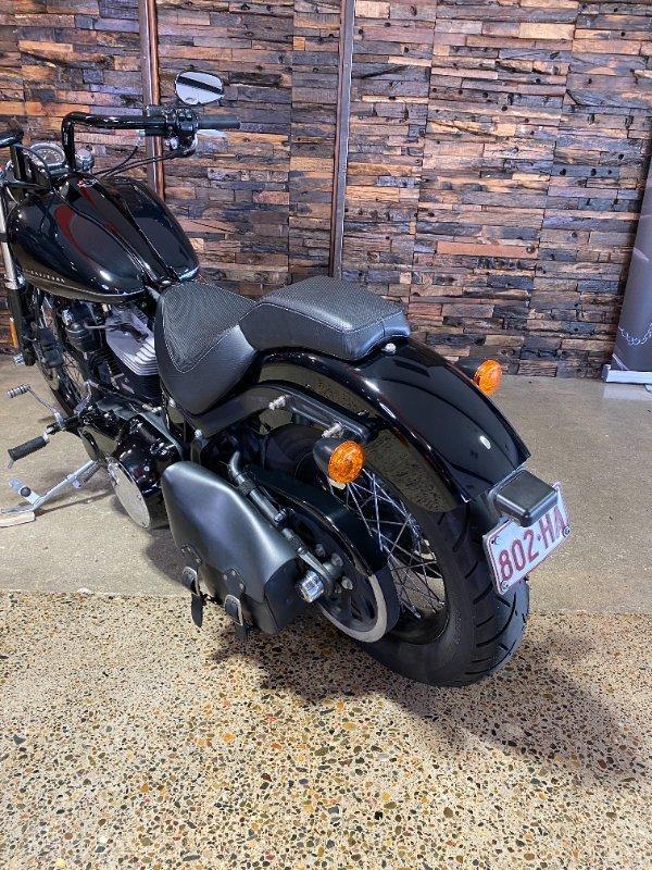 2011 HARLEY-DAVIDSON FXS BLACKLINE CRUISER