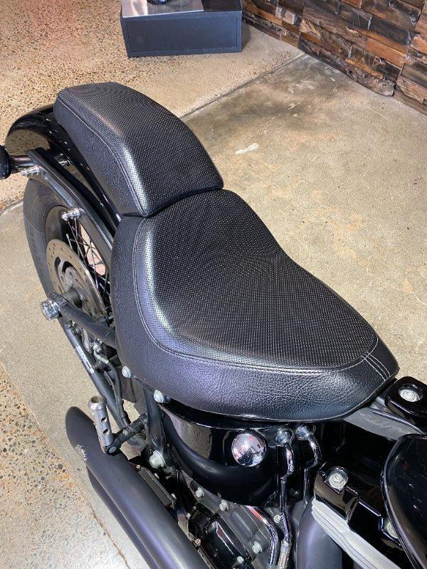 2011 HARLEY-DAVIDSON FXS BLACKLINE CRUISER